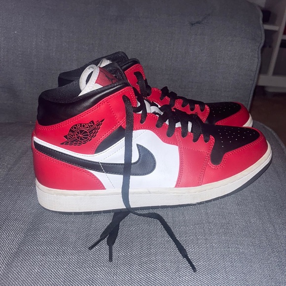 Mens Air Jordan one ‘Chicago Black Toe’